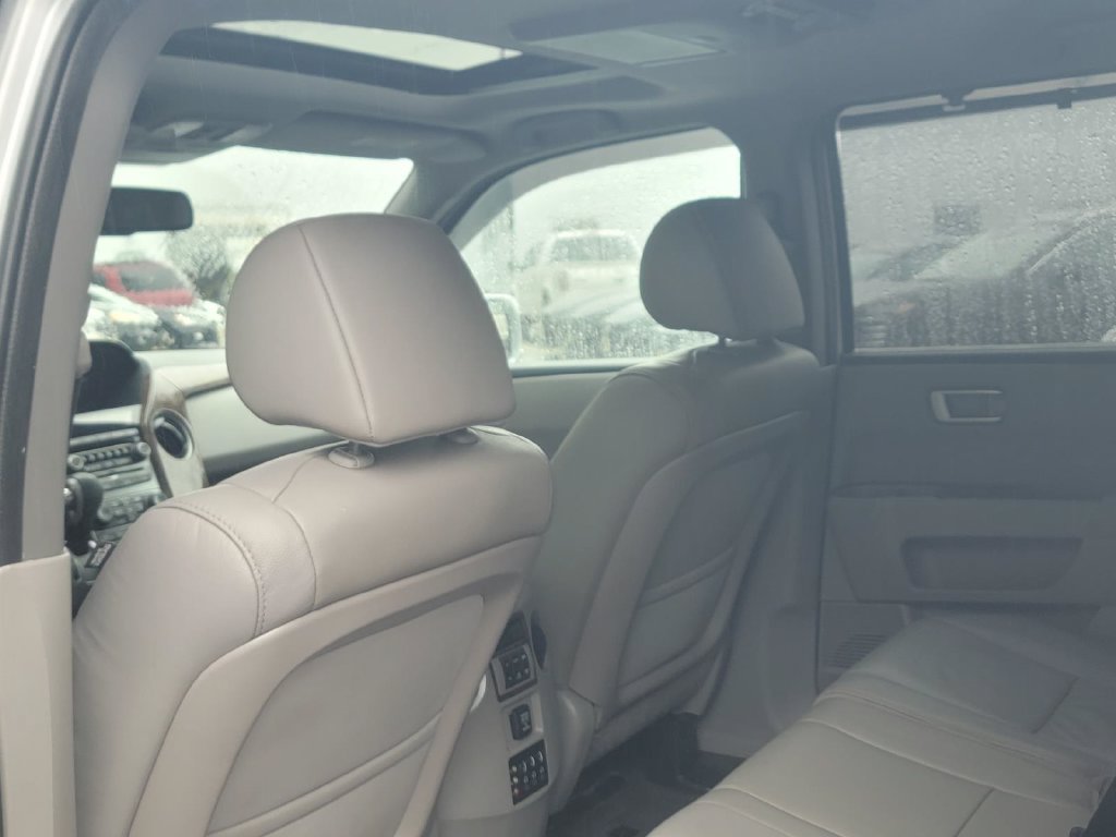Used 2015 Honda Pilot Touring image 16