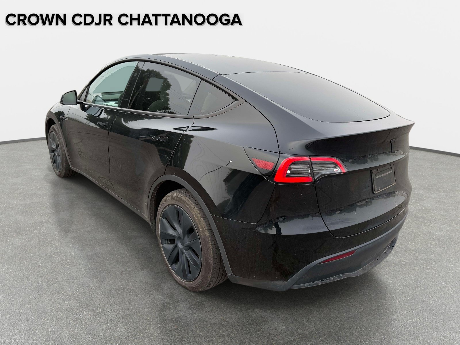 Used 2024 Tesla Model Y Long Range RWD image 3