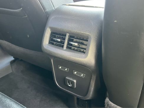 Used 2019 Chevrolet Equinox Premier image 24