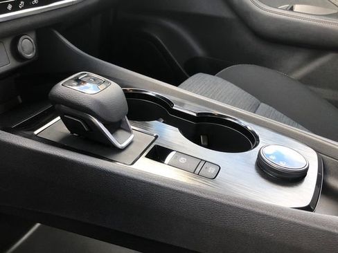 Used 2021 Nissan Rogue SV image 24