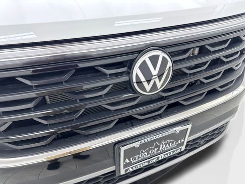 Used 2025 Volkswagen Atlas Cross Sport SE AWD/4WD image 26