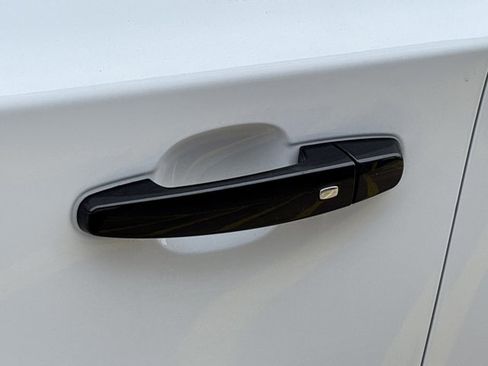 Used 2024 Chevrolet Traverse Premier w/ Redline Edition FWD image 13