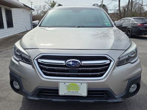 Used 2018 Subaru Outback 2.5i Limited image 2