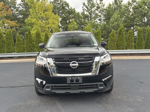 Used 2025 Nissan Pathfinder S AWD/4WD image 12