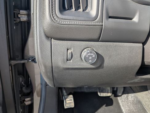 Used 2016 GMC Canyon SLE w/ SLE Convenience Package image 17