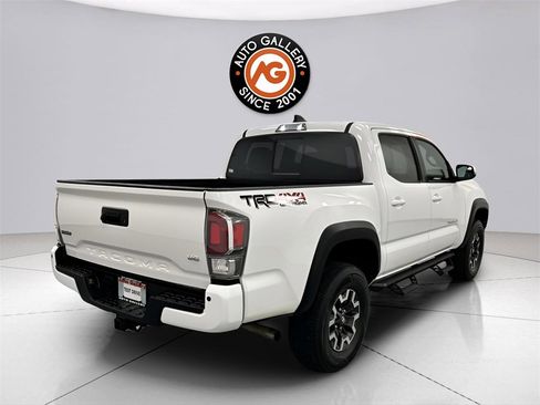 Used 2022 Toyota Tacoma TRD Off-Road image 7