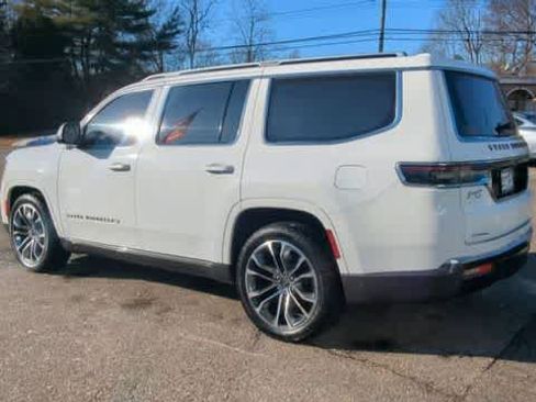 Used 2022 Jeep Grand Wagoneer Series III w/ Rear Seat Video Group 1 image 6