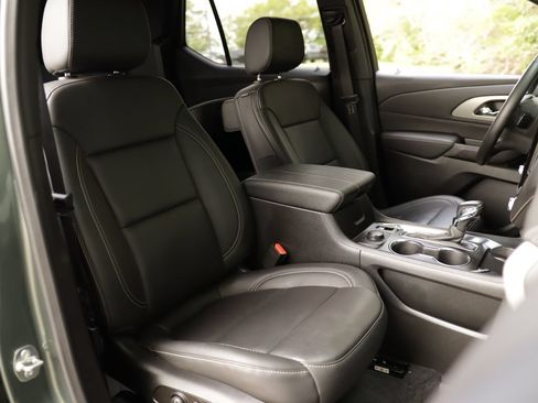 Used 2023 Chevrolet Traverse LT w/ LPO, Floor Liner Package AWD/4WD image 31