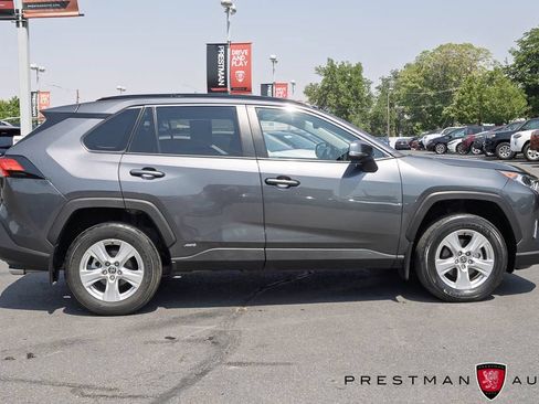 Used 2021 Toyota RAV4 XLE w/ Convenience Package AWD/4WD image 18