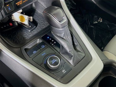 Certified 2021 Toyota RAV4 XLE Premium image 16