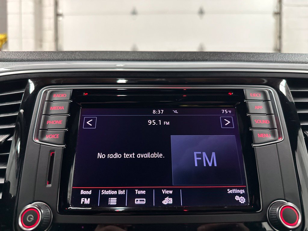 Used 2019 Volkswagen Beetle 2.0T SE FWD image 30