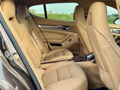 Used 2014 Porsche Panamera 4 AWD/4WD image 29