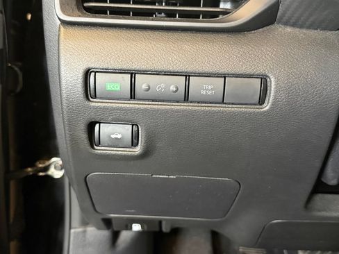 Used 2023 Nissan Sentra S FWD image 17