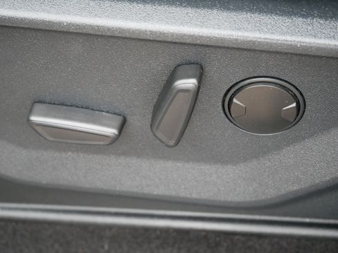 Certified 2022 Ford F150 XLT w/ Equipment Group 302A High image 19