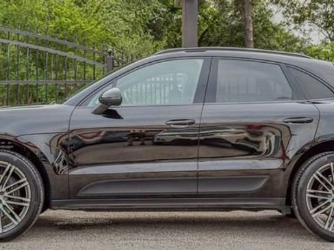 Used 2017 Porsche Macan AWD/4WD image 3