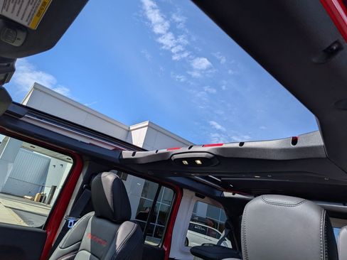 New 2026 Jeep Wrangler Unlimited Rubicon w/ Steel Bumper Group image 15