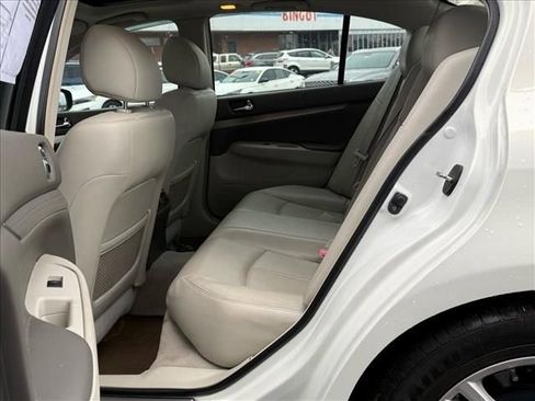 Used 2013 INFINITI G37 Journey w/ Premium Pkg image 13