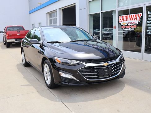 Certified 2025 Chevrolet Malibu LT FWD image 2