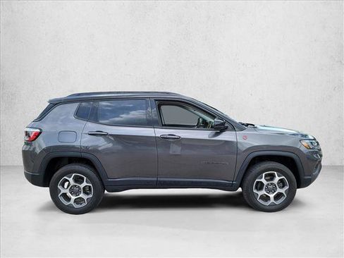 Used 2022 Jeep Compass Trailhawk w/ Trailhawk Convenience Group AWD/4WD image 4