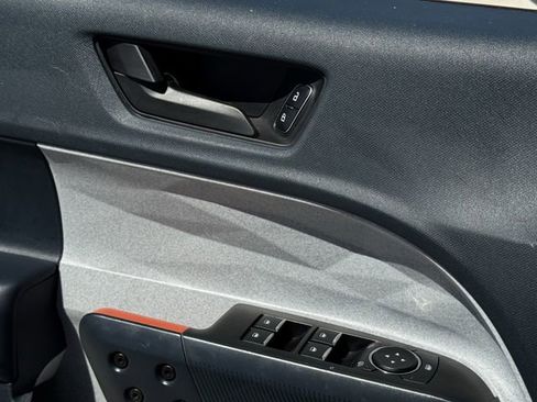 Certified 2024 Ford Maverick XLT image 24