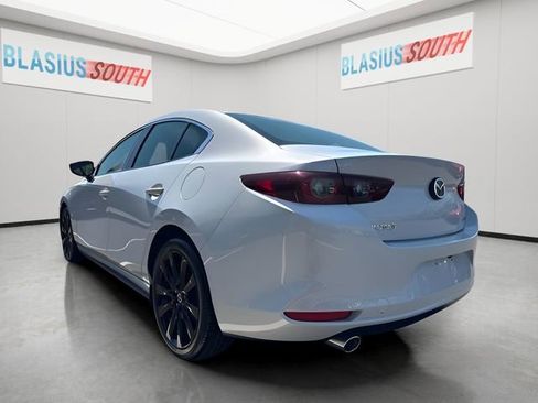 Used 2024 MAZDA MAZDA3 s FWD image 5
