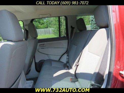 Used 2008 Jeep Liberty Sport image 9