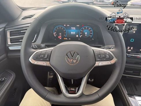New 2026 Volkswagen Tiguan SEL R-Line image 10