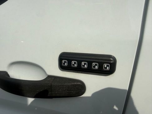 Used 2019 Ford Transit 150 XLT RWD image 10