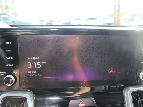 Used 2023 Kia Sorento SX image 19