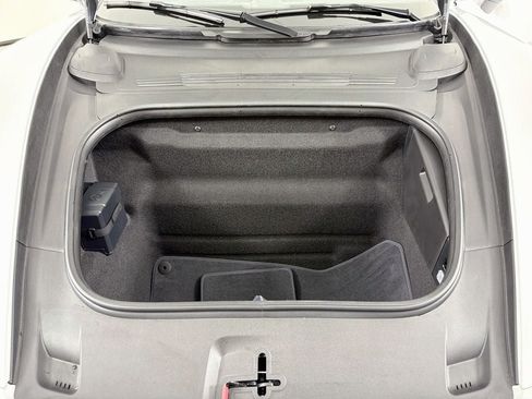 Certified 2025 Porsche 911 Carrera RWD image 32