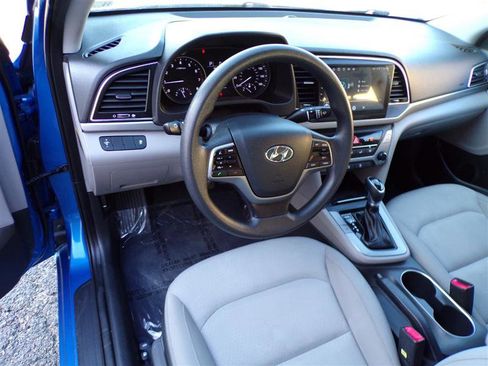 Used 2017 Hyundai Elantra SE image 16