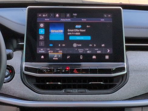 Certified 2022 Jeep Compass Latitude w/ Convenience Group AWD/4WD image 17