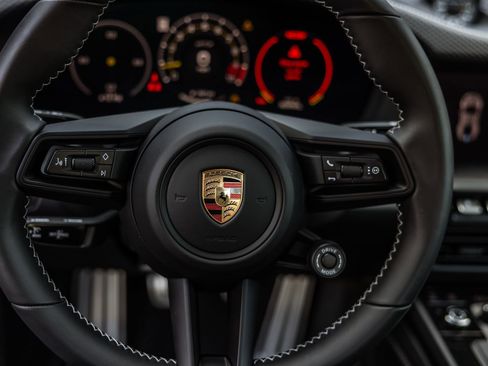 Used 2026 Porsche 911 GT3 RWD image 12