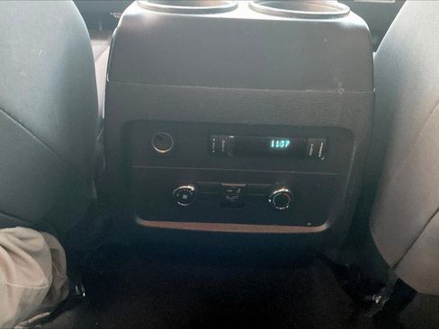 Used 2017 Ford Expedition XLT image 32