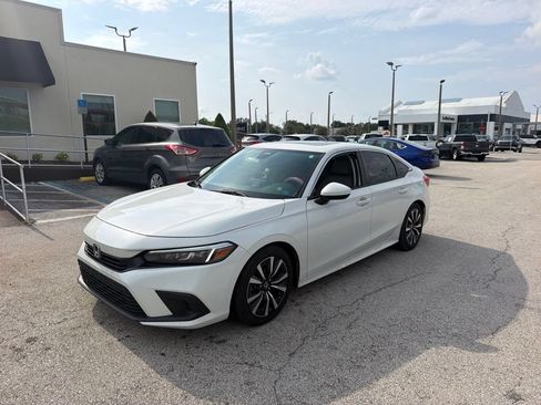 Used 2024 Honda Civic EX image 3