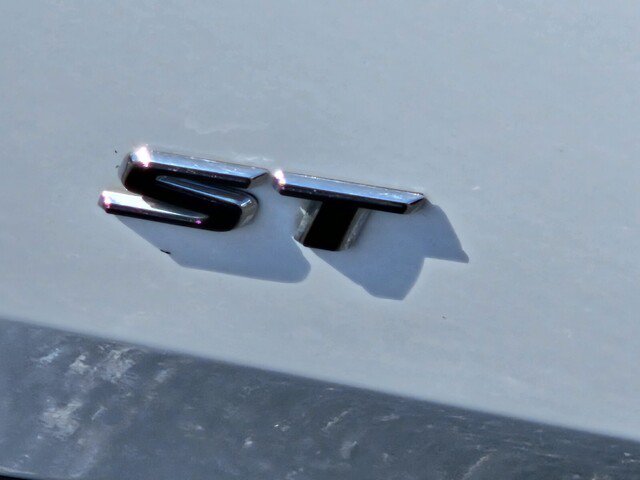Used 2025 Buick Envista Sport Touring w/ Experience Buick Package FWD image 33