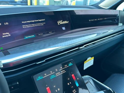 New 2025 Cadillac Escalade IQ Luxury 2 image 18