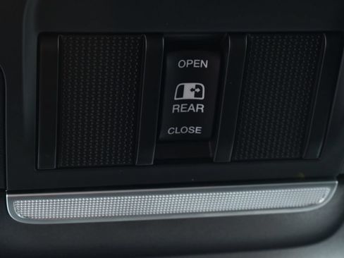 Used 2019 RAM 1500 Big Horn AWD/4WD image 38