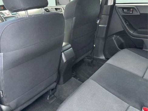 Used 2015 Subaru Forester 2.5i AWD/4WD image 18