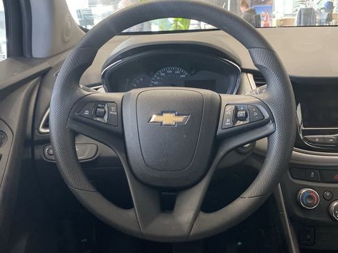 Used 2018 Chevrolet Trax LT image 17