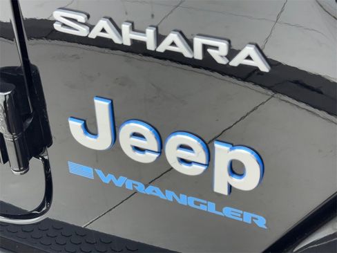 Used 2023 Jeep Wrangler Unlimited Sahara w/ Cold Weather Group image 73