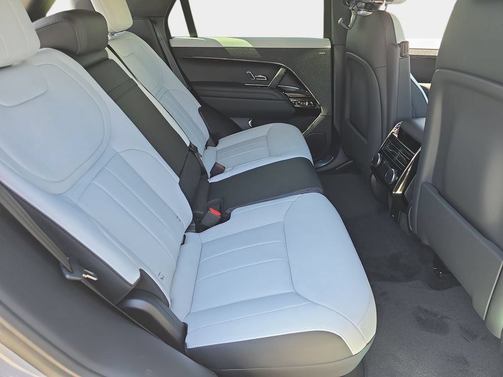 New 2027 Land Rover Range Rover Sport Dynamic SE AWD/4WD image 11