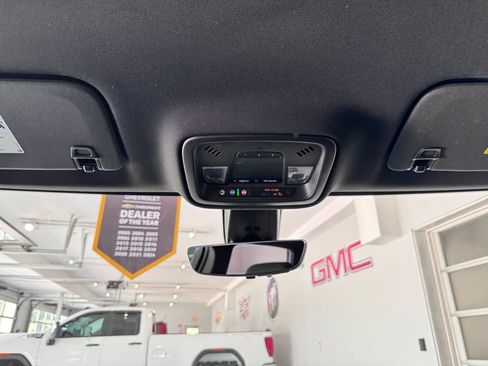Certified 2023 Chevrolet Traverse LT w/ Rear Camera Mirror Package AWD/4WD image 27
