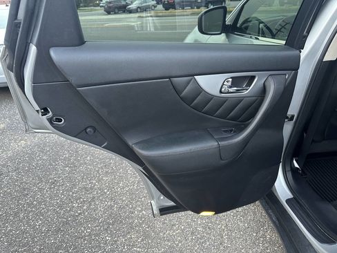 Used 2011 INFINITI FX35 AWD image 16