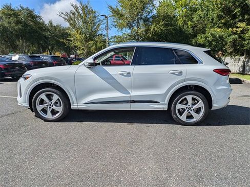 Used 2025 Audi Q5 Premium Plus w/ Premium Plus image 6