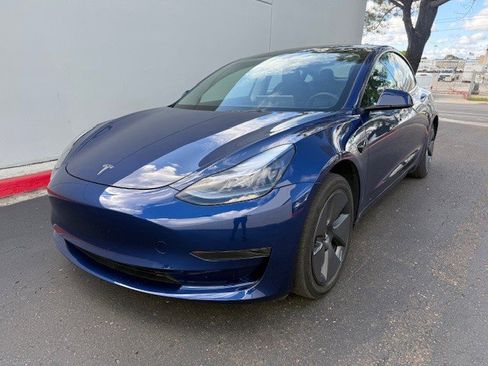 Used 2023 Tesla Model 3 Standard Range RWD image 1