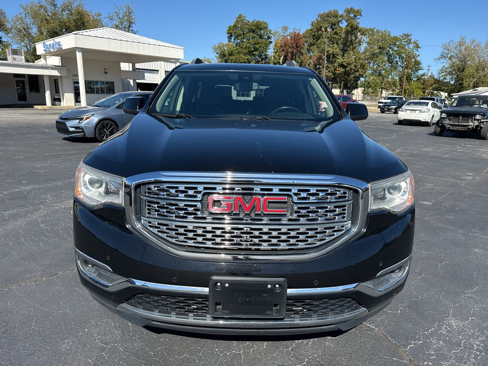 Used 2019 GMC Acadia Denali AWD/4WD image 2