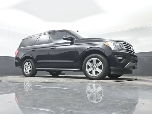 Used 2020 Ford Expedition XLT w/ Equipment Group 202A RWD image 32