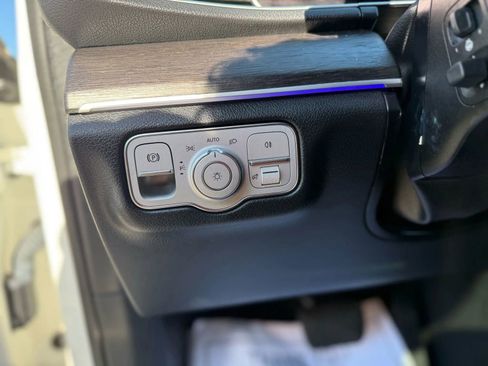 Used 2020 Mercedes-Benz GLE 350 4MATIC image 33