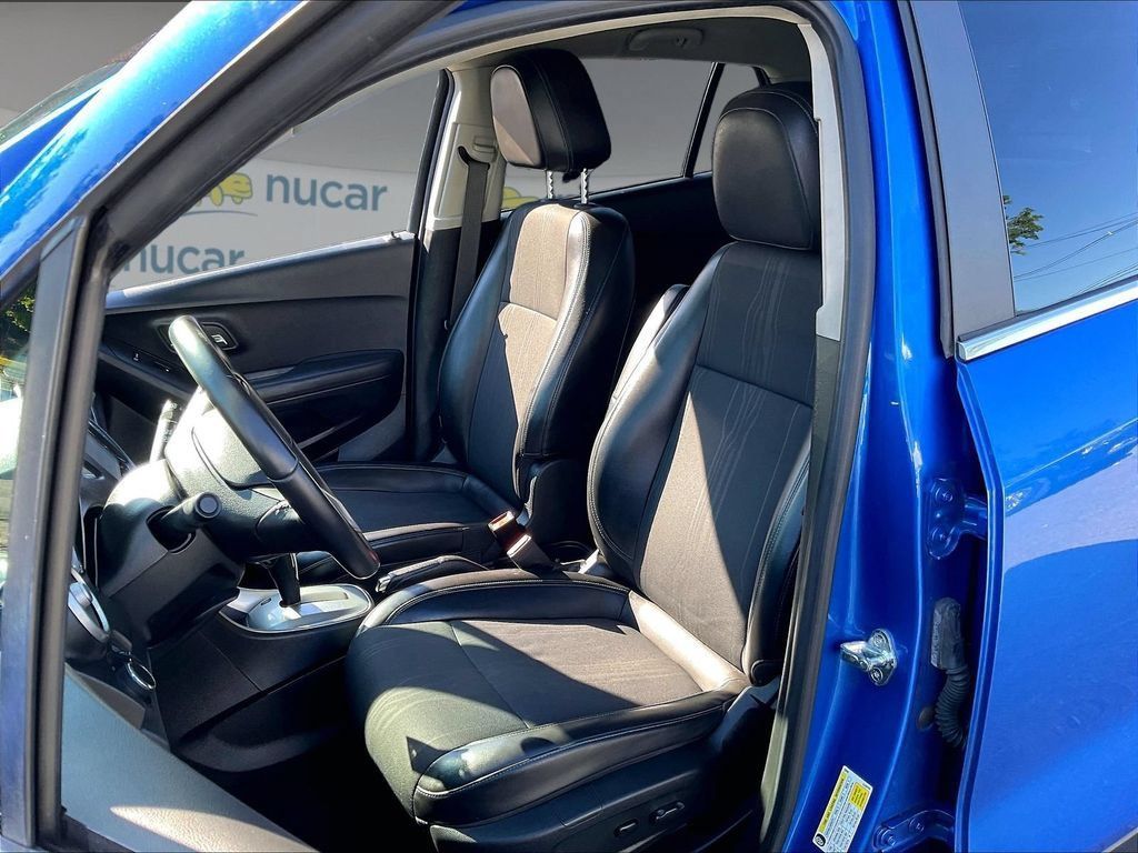 Used 2015 Chevrolet Trax LT w/ LT Plus Package AWD/4WD image 10